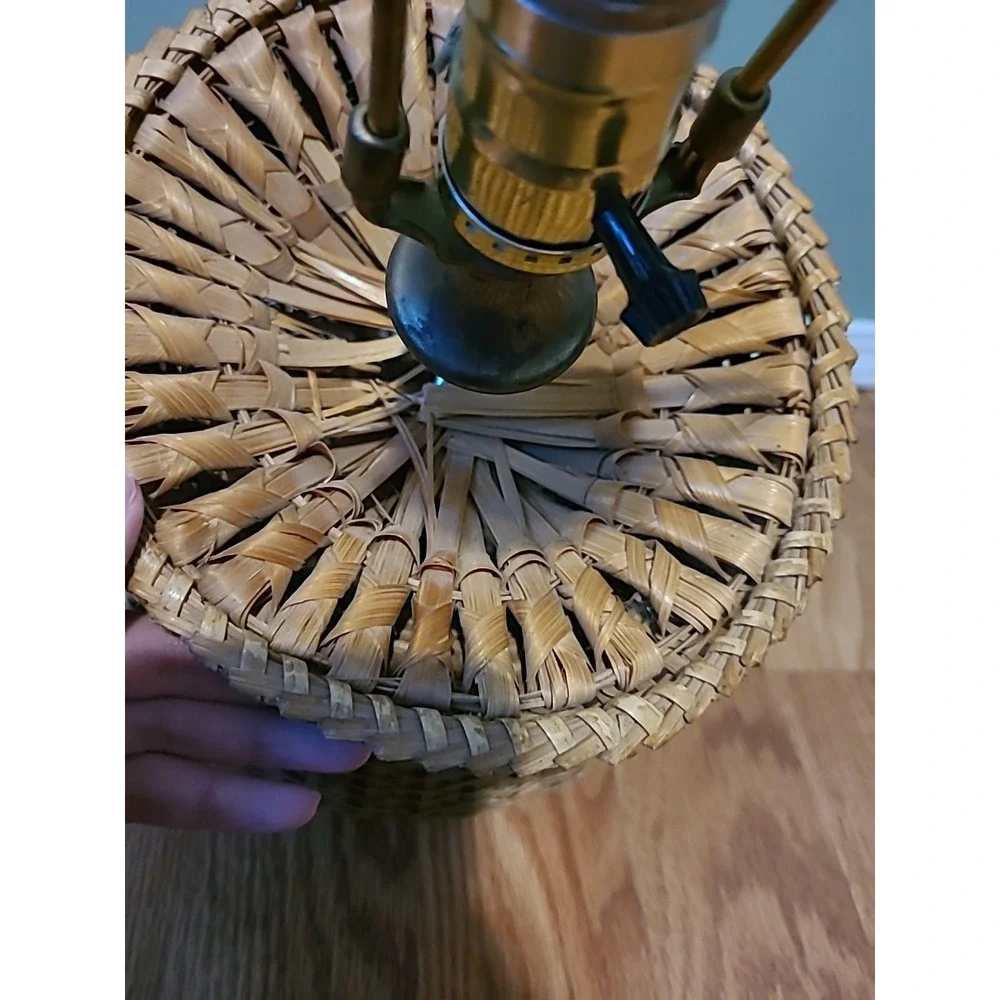 Mid Century Modern Vintage Basket Weave Rattan Lamp Works Read Description‎